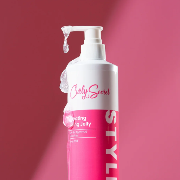 Curly Secret Hydrating Styling Jelly waaruit gel komt